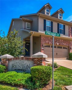 8015 Presidio Ct, Saint Louis, MO, 63130