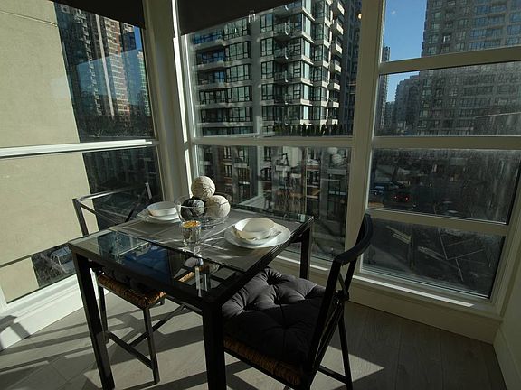 4th image of 939 Homer St #505