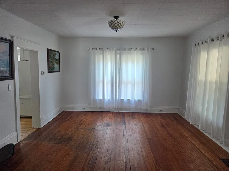515 Monroe Ave — Photo 10