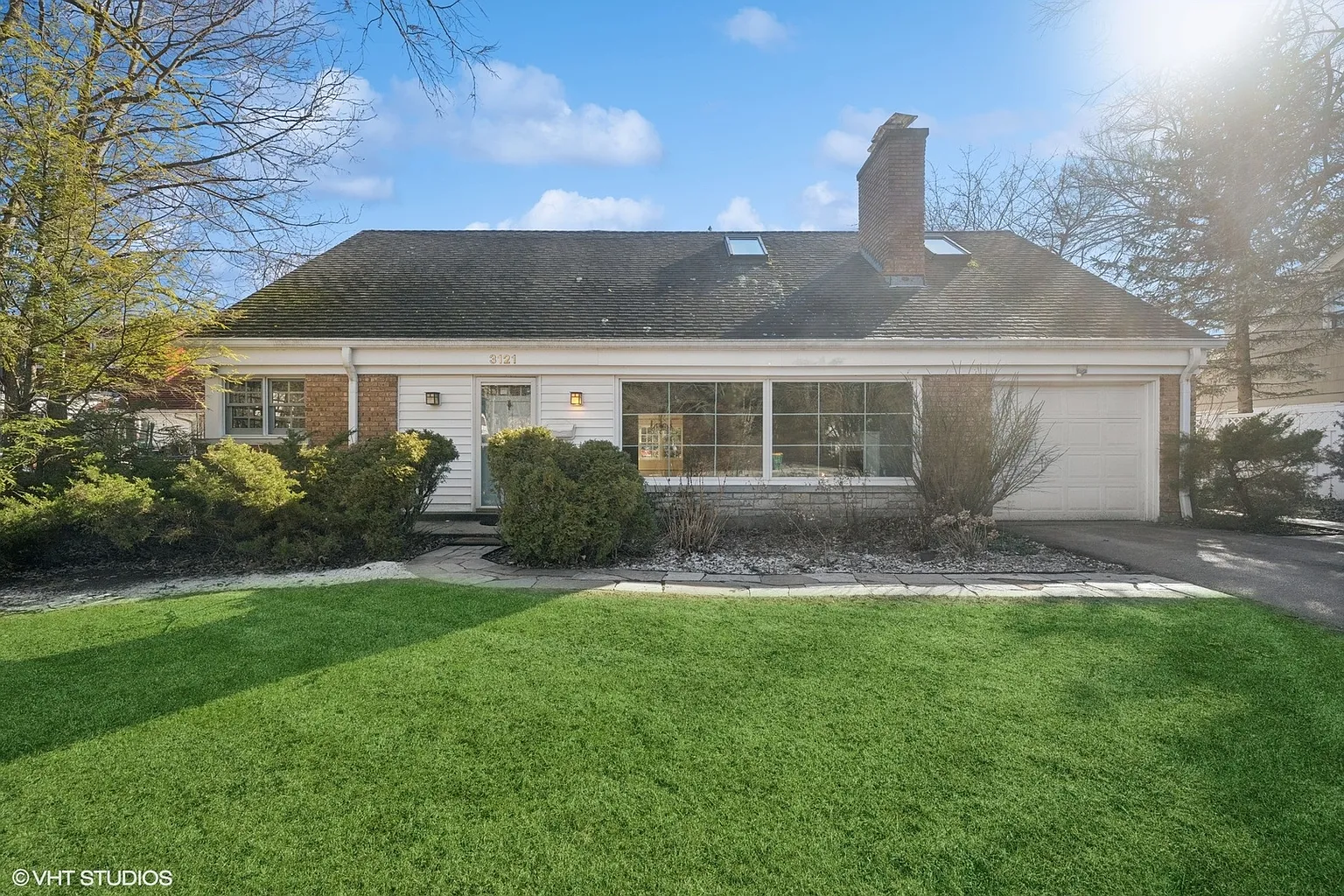 3121 Illinois Rd photo 1