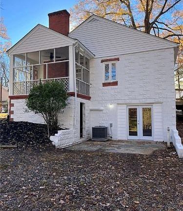 4th image of 102 Brooklawn Ave