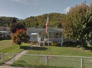 132 Rhodes St, Dillonvale, OH 43917