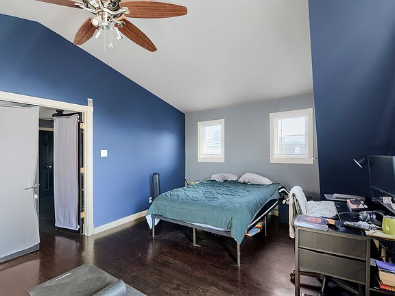 5th image of 3405 N Seminary Ave