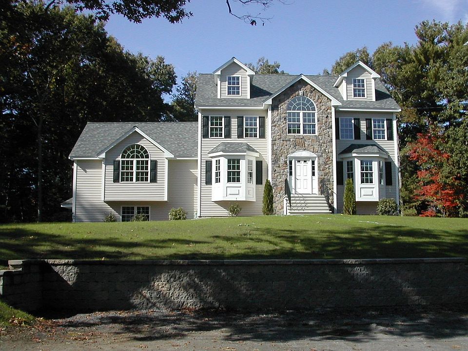 NEW CONSTRUCTION COLONIAL!!!!