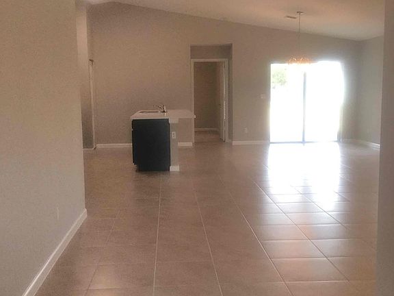 2nd image of 4522 SW Savona Blvd