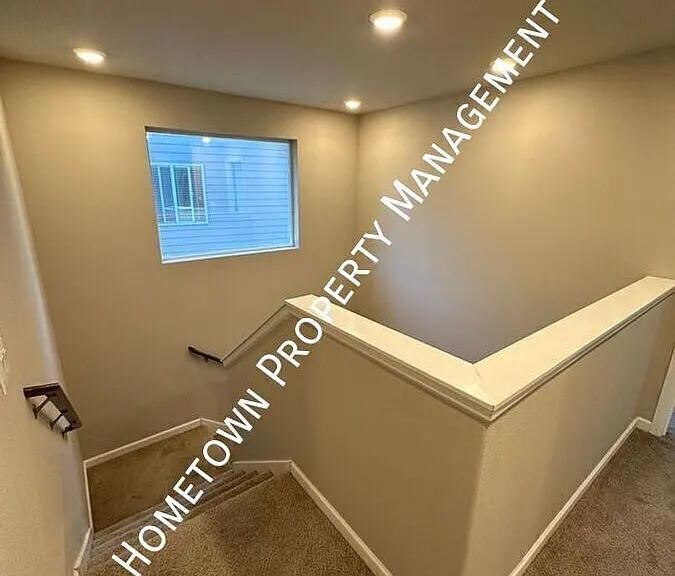 3332 Juno Ct NE — Photo 17