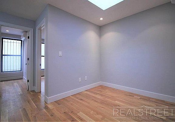 2nd image of 491 Tompkins Ave APT 3