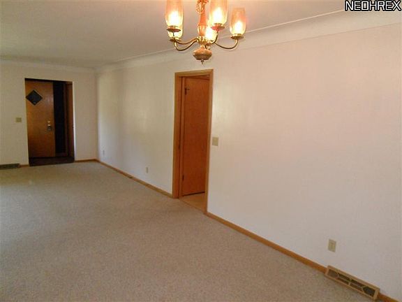 5th image of 6466 Tanglewood Ln