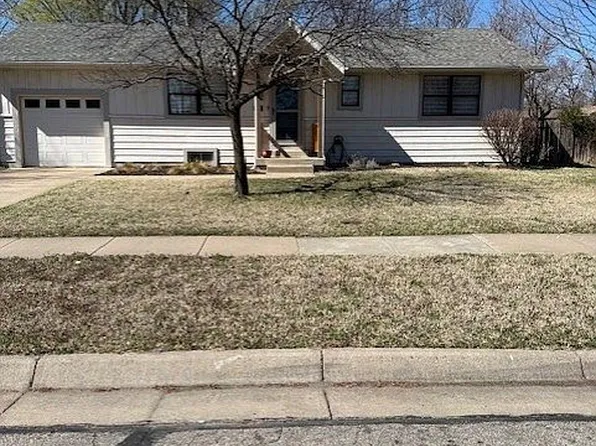 210 Swanee Dr, Goddard, KS 67052