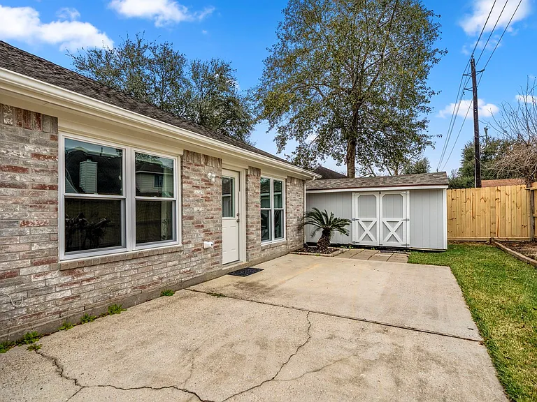 2923 Goldspring Ln — Photo 39