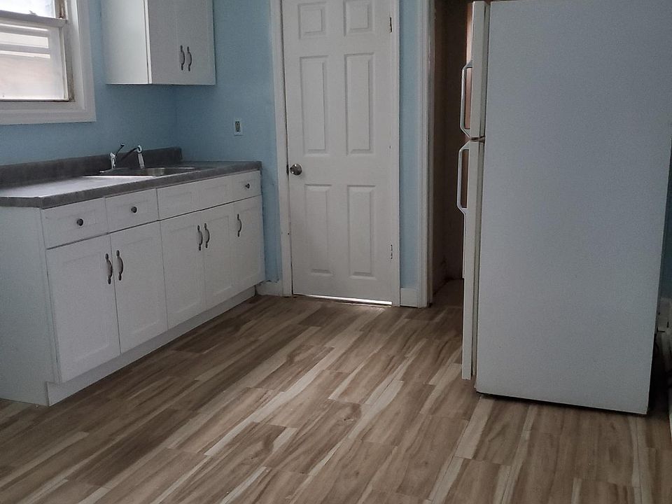 1st image of 33 S Munn Ave