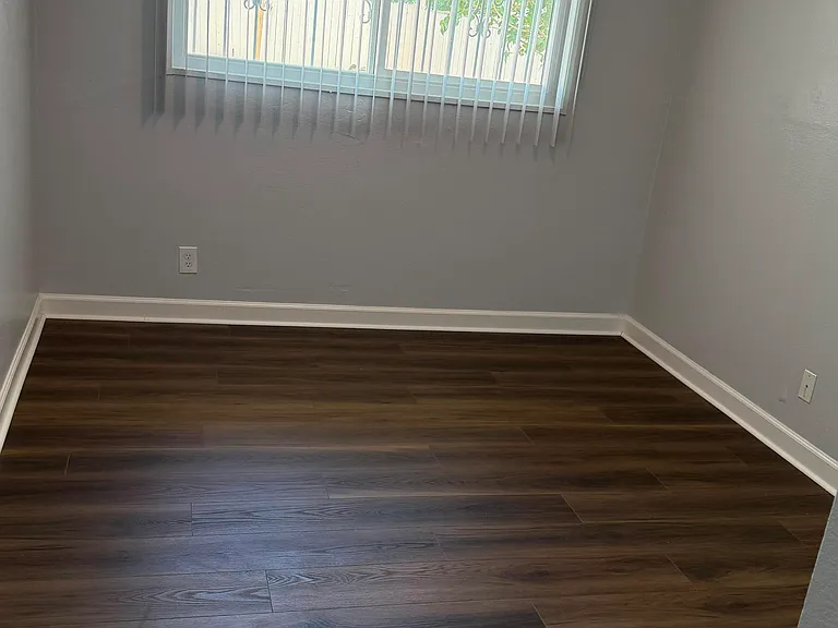1304 Silver Lake Dr — Photo 9