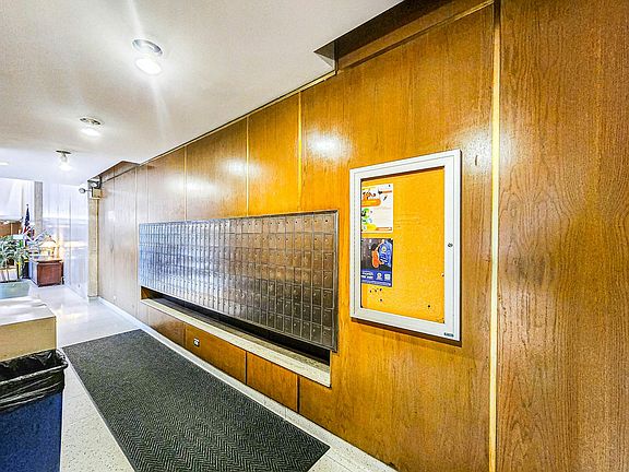4th image of 5701 N Sheridan Rd APT 3H