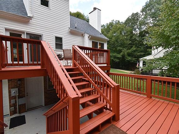 5th image of 204 Whistlewood Ct