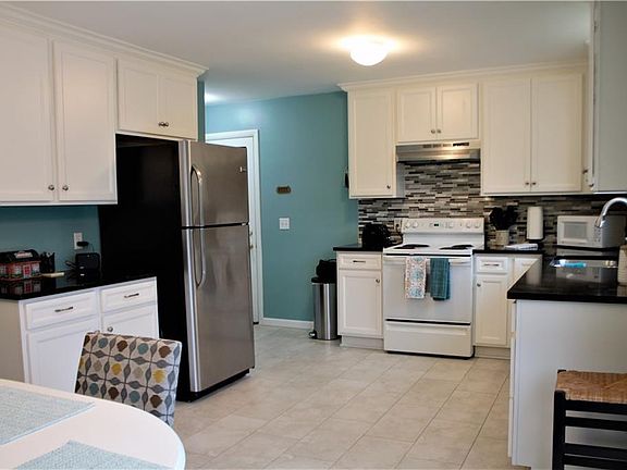 5th image of 21 Sandhurst Dr