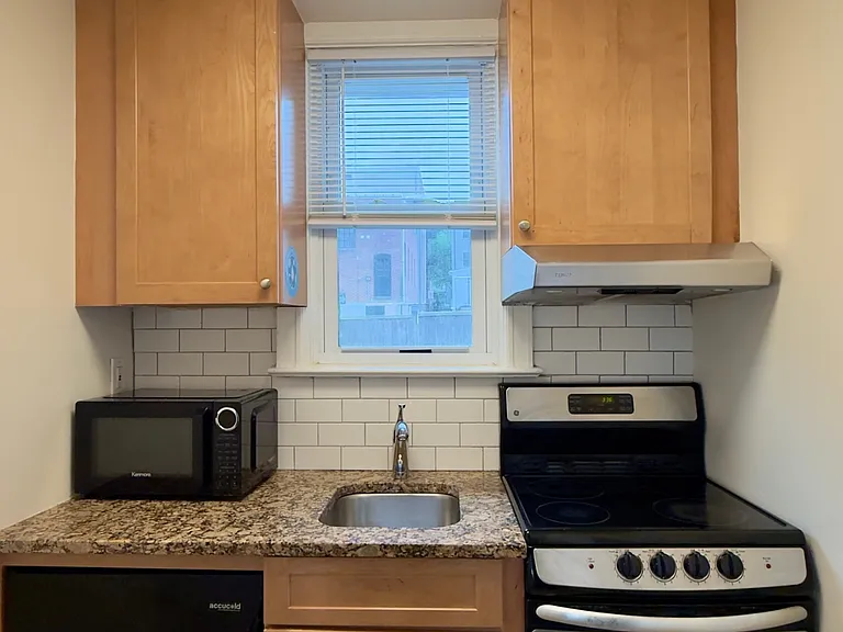 15 Park Pl #B — Photo 6