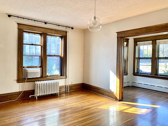 4th image of 1064 Marshall Ave APT 2