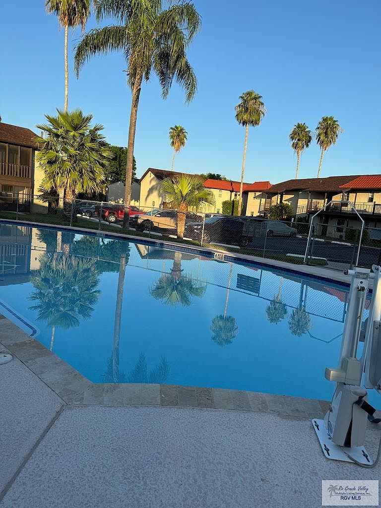 1001 Golf Course Dr