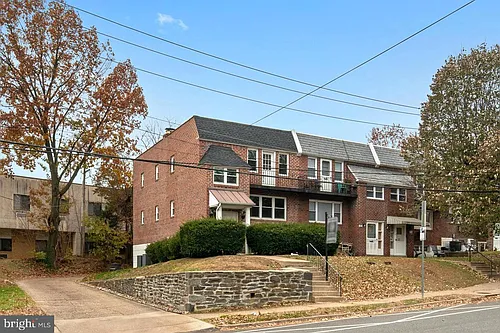 2702 Cranston Rd Photo 1