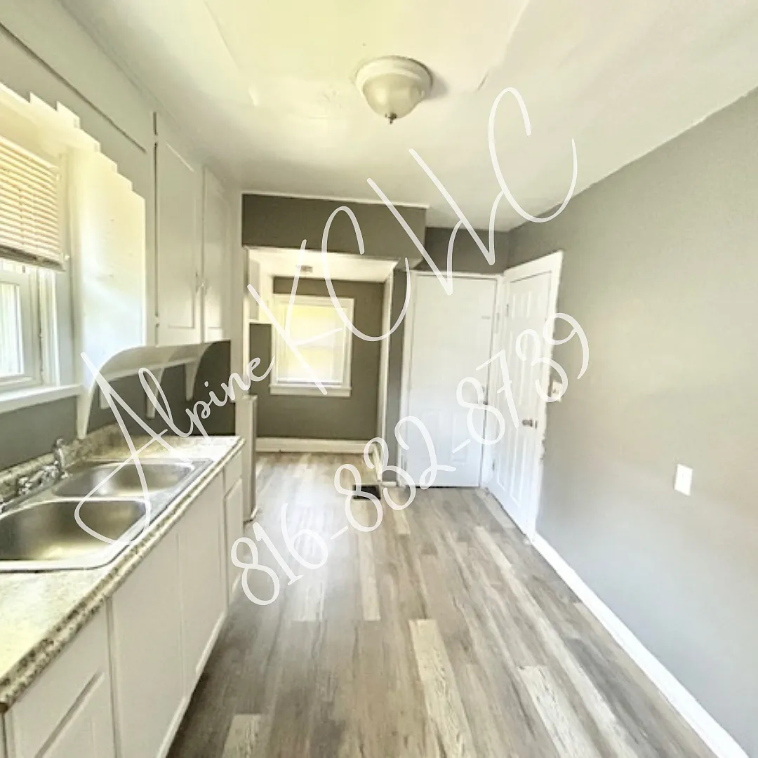 3 bed, 895 sqft, $975 — Photo 3