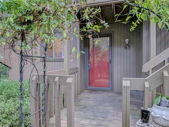 3rd image of 1201 N Pierce St