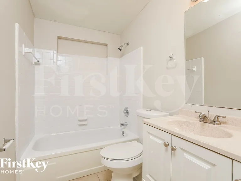 1030 Maxey Dr — Photo 7