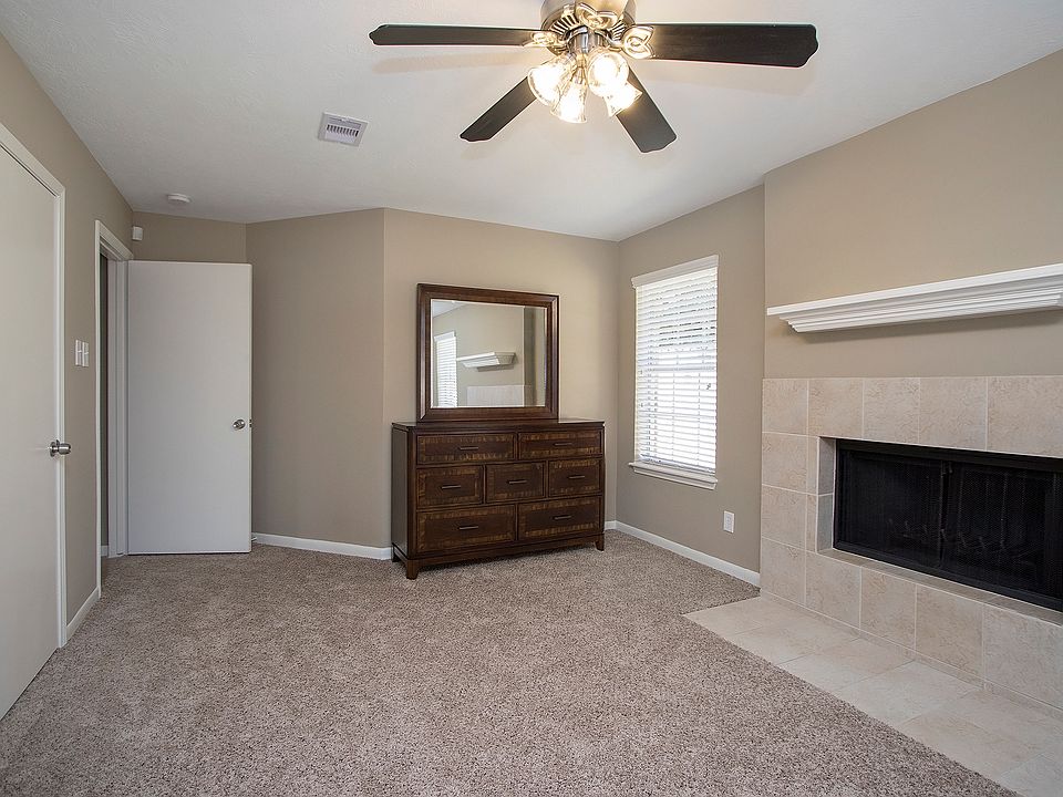 2nd image of 3015 Shady Ln