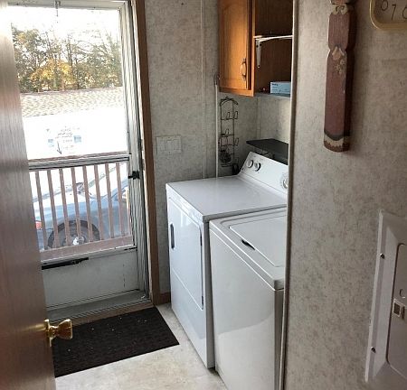 5th image of 8 Cedar Ln