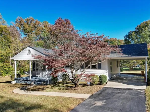 2329 Westover Dr, Reidsville, NC 27320