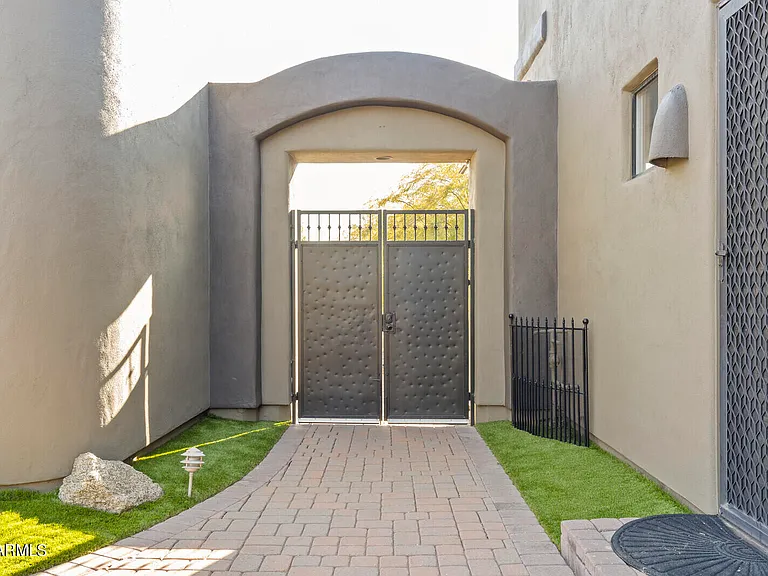 11362 E Dale Ln — Photo 47