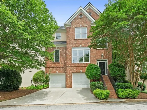 2434 Vivian Cir, Decatur, GA 30030