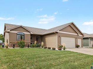 405 S Shebal Ave, Harrisburg, SD 57032