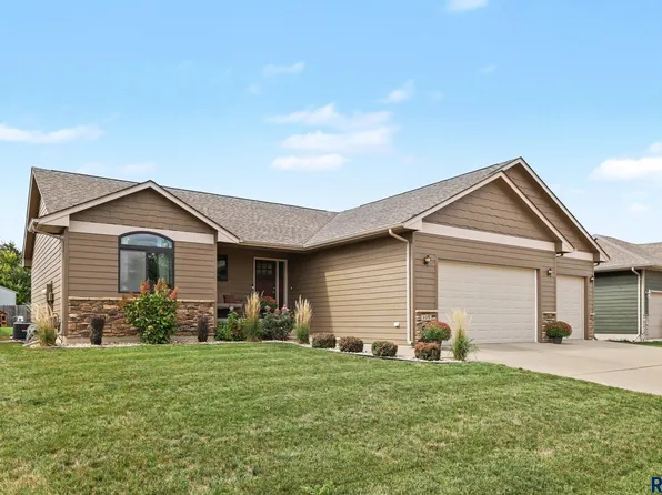 405 S Shebal Ave, Harrisburg, SD 57032