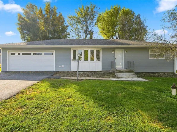 305 Main St, Mineola, IA 51554