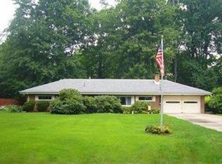 8645 Hilltop Dr, Mentor, OH 44060
