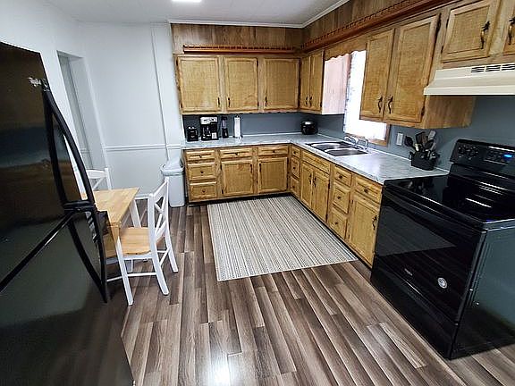 3rd image of 310 Park Ave