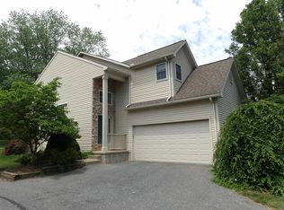 63 Creek Rd, Reinholds, PA 17569
