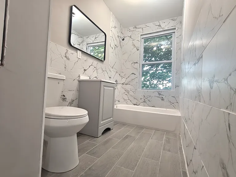 291 W Runyon St #2B — Photo 8
