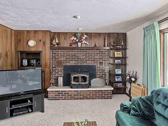 4th image of 9703 Cherry Ave