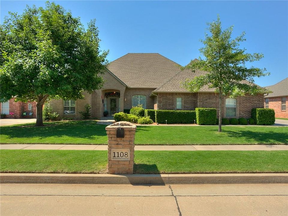 1st image of 1108 Camelot Dr