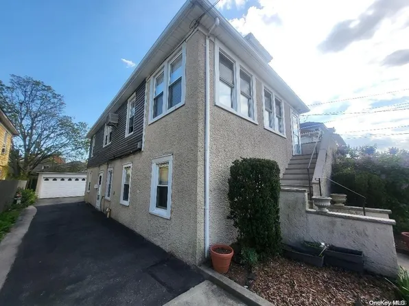 69-35 Hessler Ave, Arverne, NY 11692