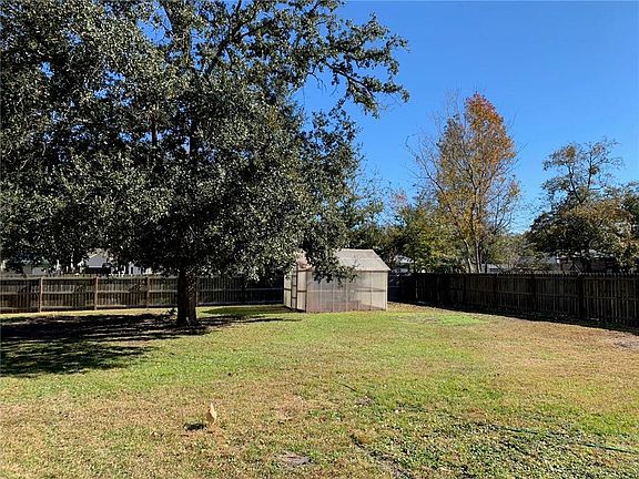 4th image of 200 Camden Dr
