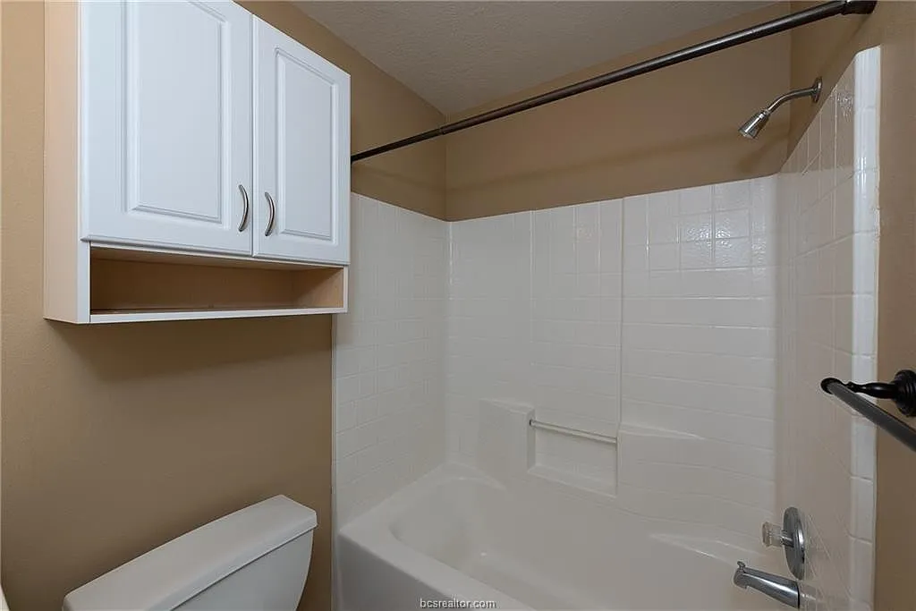 1433 Western Oaks — Photo 4