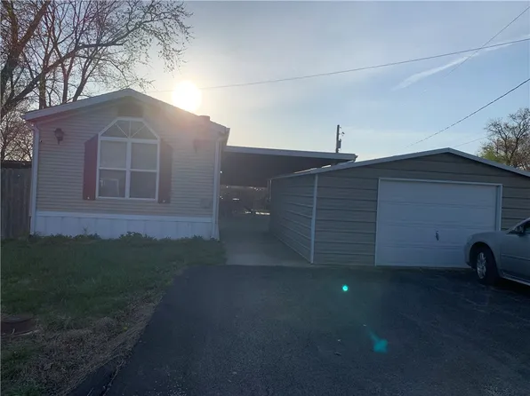 703 Craddick St, Tower Hill, IL 62571