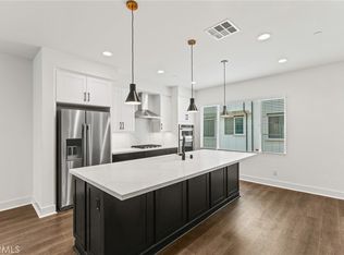 102 Sorrel Ct, Burbank, CA 91506
