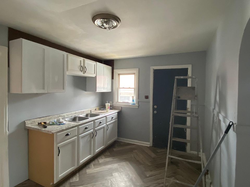1st image of 1513 E Bradbury Ave