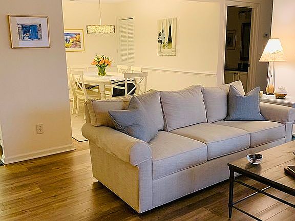 4th image of 904 Charnell Dr APT 101