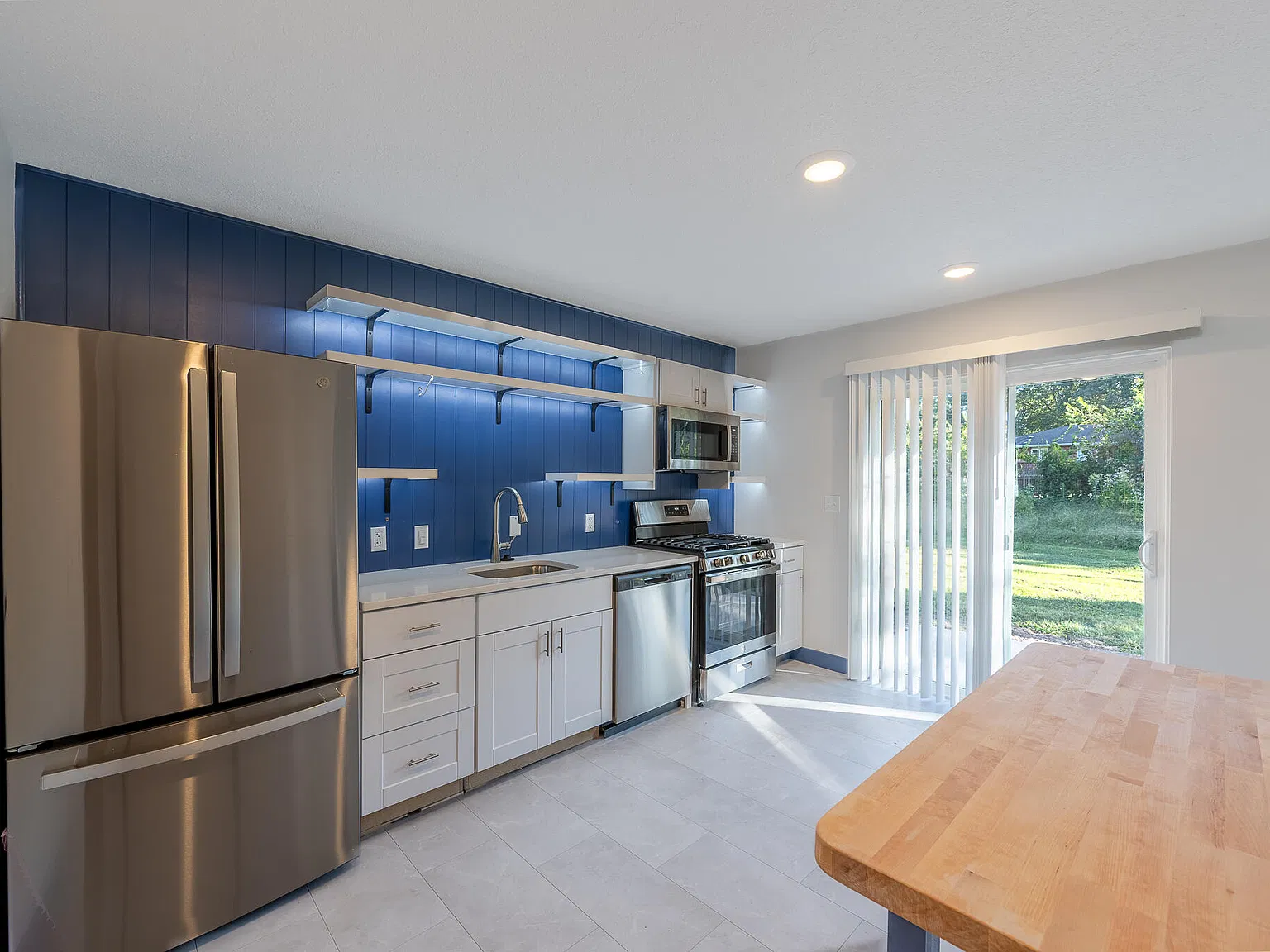 2 bed, 1.0 bath, 800 sqft, $1,700 — Photo 4