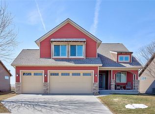 425 S 84th St, West Des Moines, IA 50266