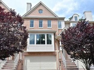33 Harrington Ct #33A, Harrington Park, NJ 07640